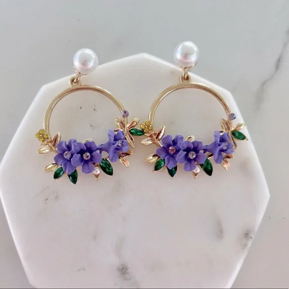 059 - PURPLE FLOWER 🌸 DANGLE EARRINGS - Picture 2 of 4
